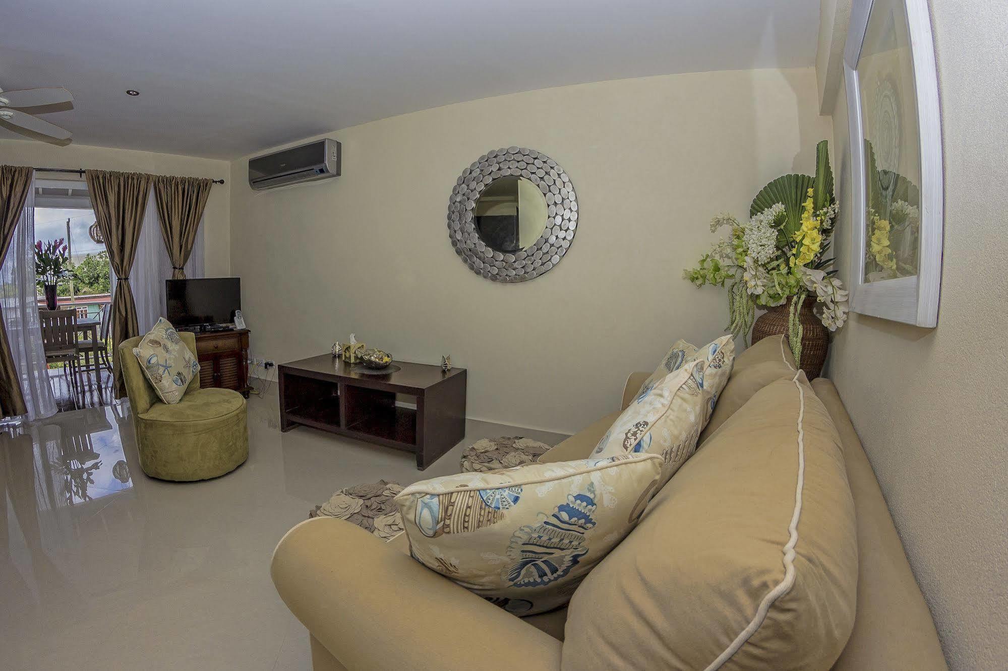 Lantana Barbados Condos Saint James Bagian luar foto