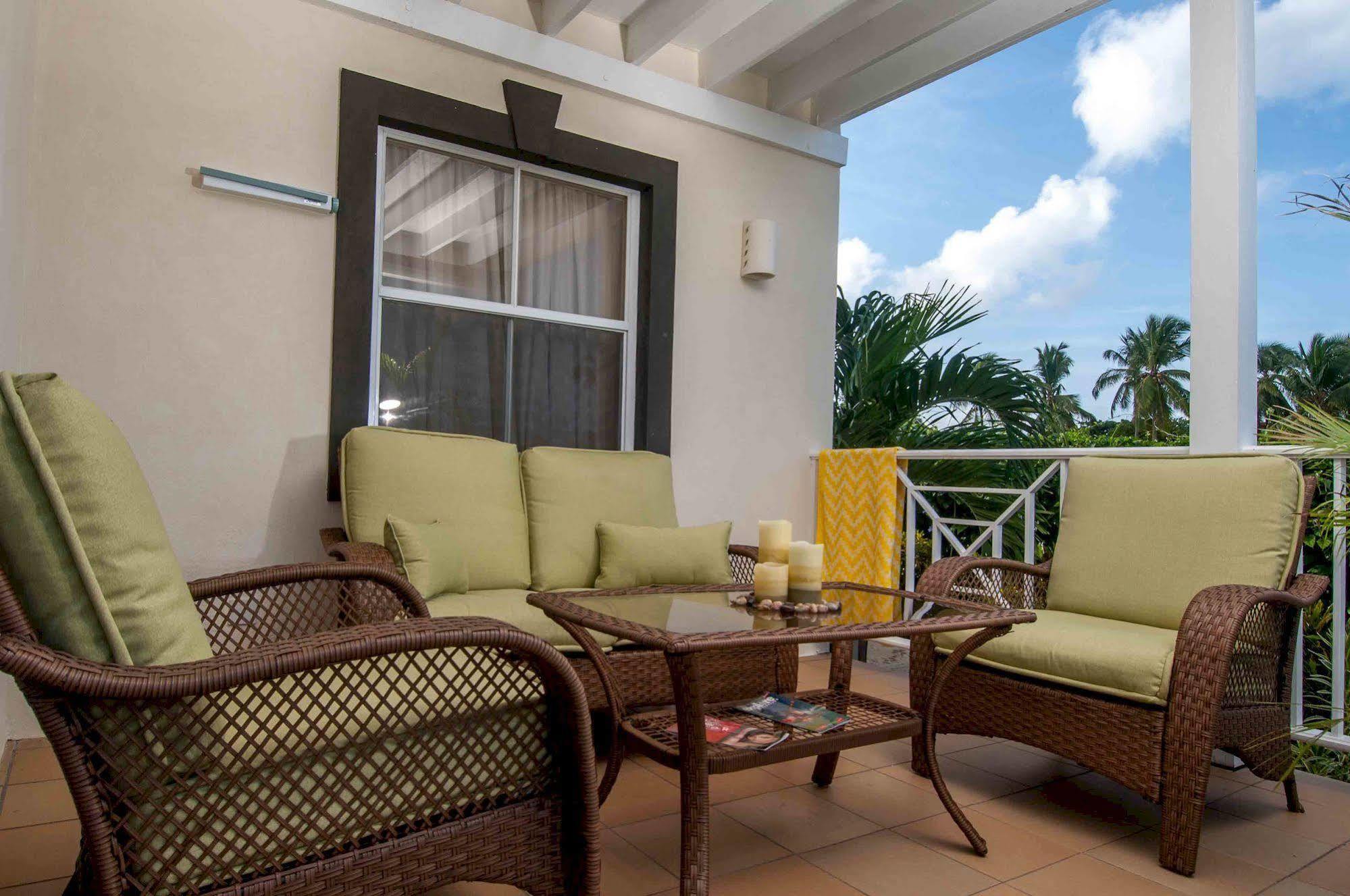 Lantana Barbados Condos Saint James Bagian luar foto